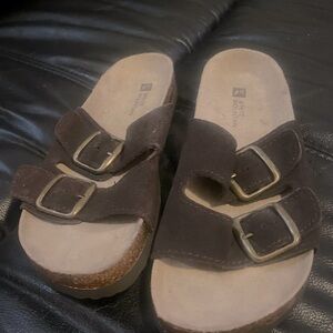 **Birkenstock dupes**new never worn White Mountain brand slippers size 7